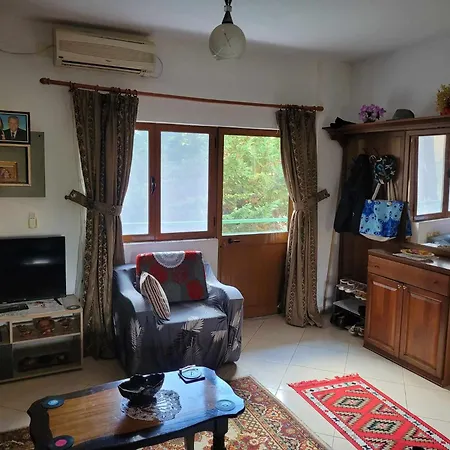 Papillon D'albanie Apartament Golem (Tirana)